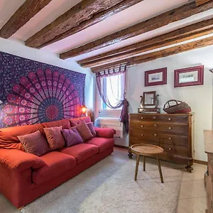 Piccolo - Cozy In The Heart Of Authentic Venise
